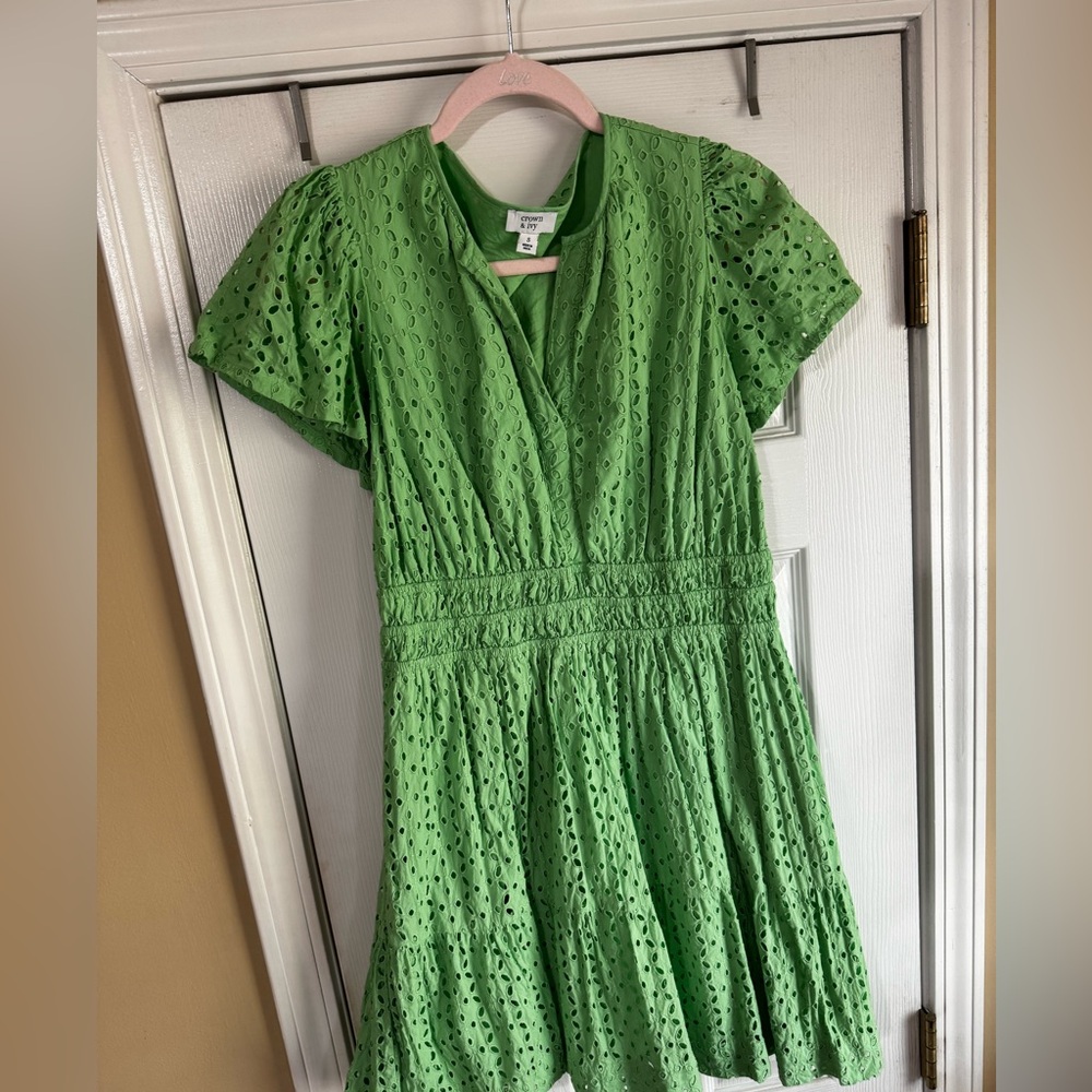 Crown and Ivy lime Green Eyelet V-Neck Short Sleeve Dress